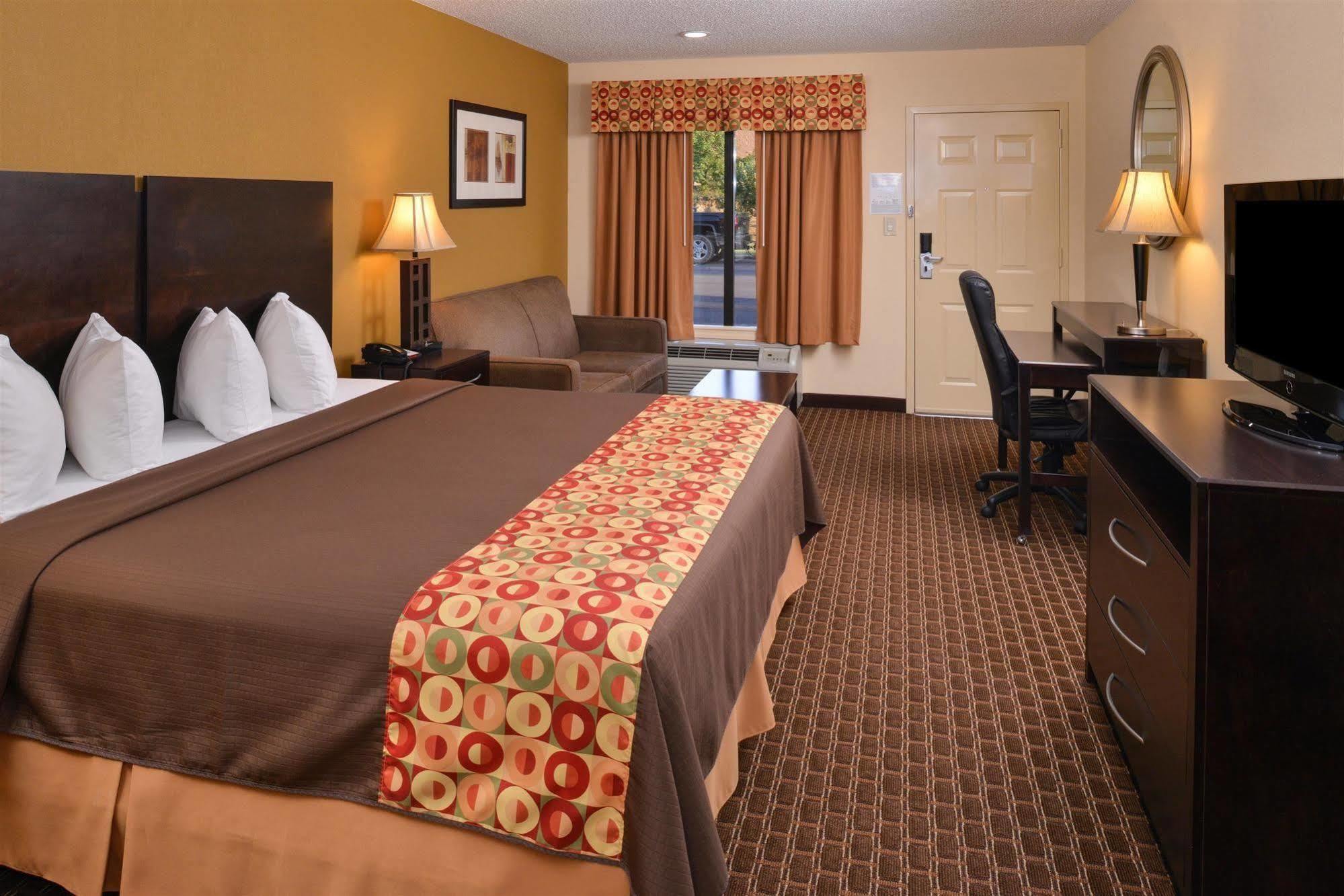 Americas Best Value Inn Tupelo Barnes Crossing Exterior foto