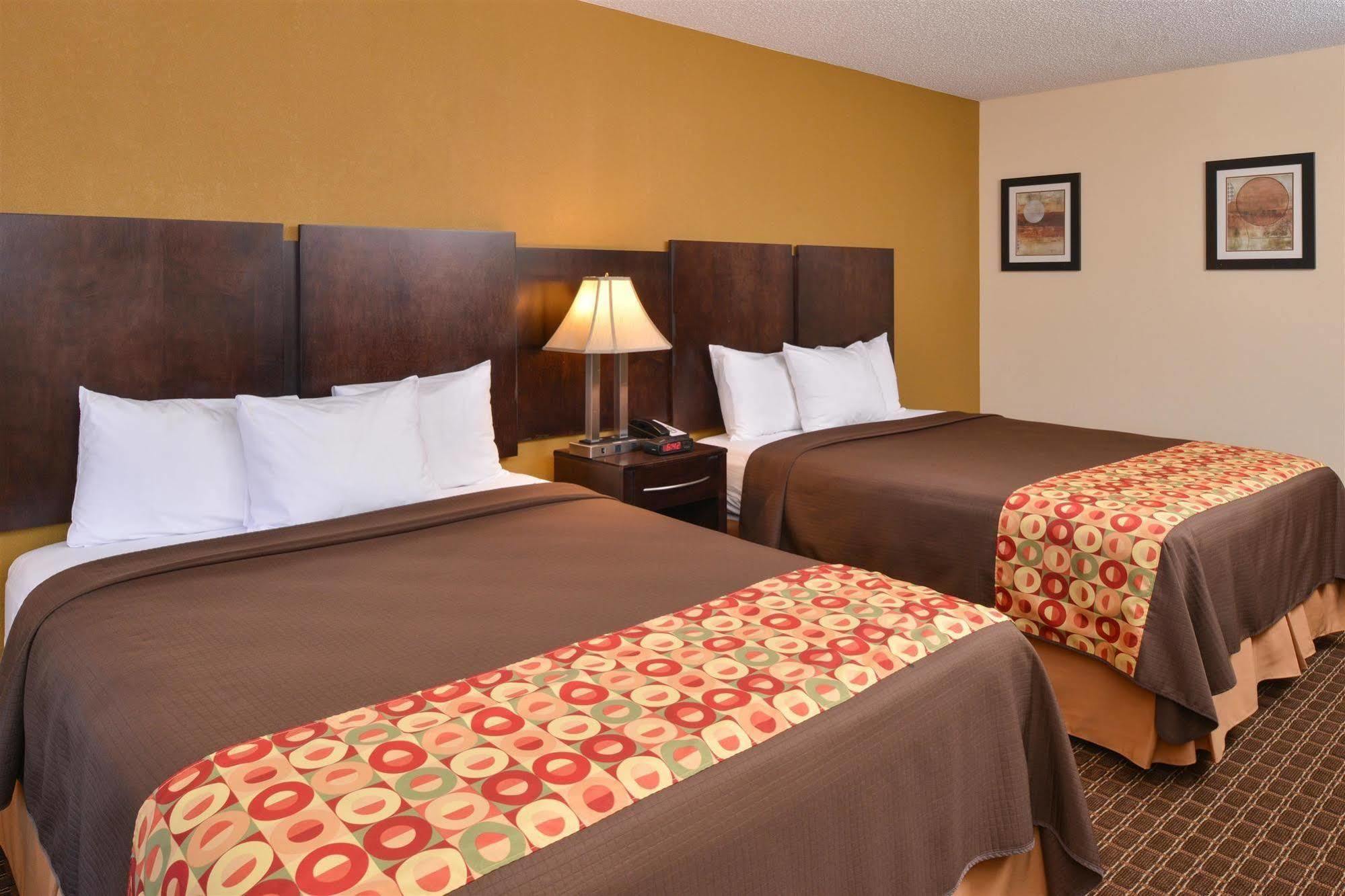 Americas Best Value Inn Tupelo Barnes Crossing Exterior foto